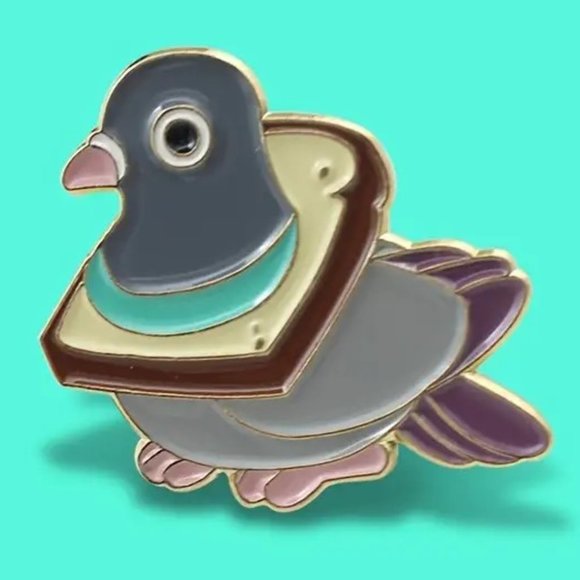 Pin Funny Pigeon Bread Toast Enamel Brooch Bag Charm Backpack Bird Meme City Gif - Picture 1 of 4